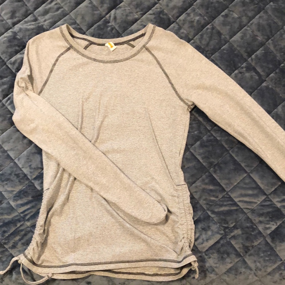 Long sleeve yoga top // Lucy
